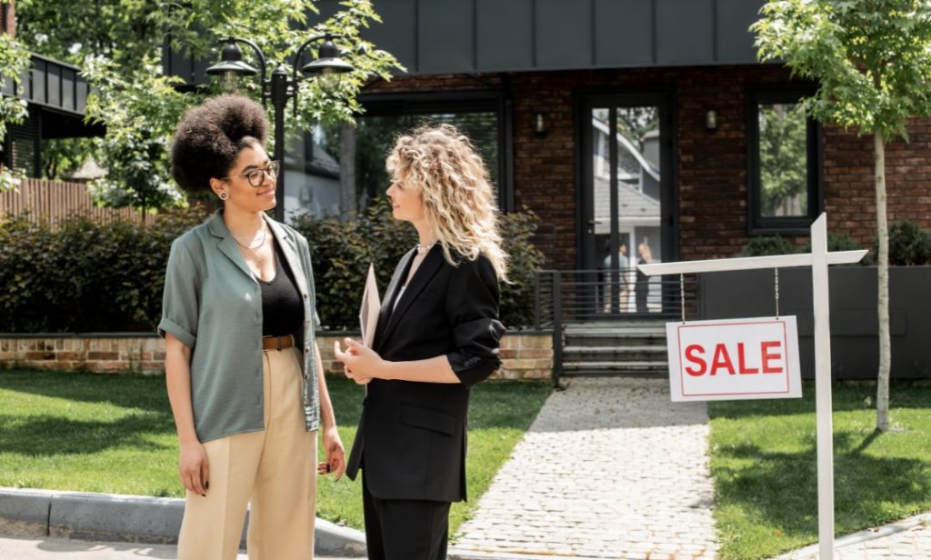 How Much Do Real Estate Agents Make in Canada?
