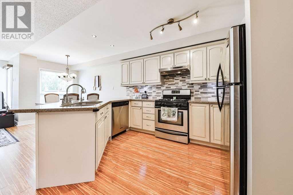 7249 Lowville Hts, Mississauga, Ontario  L5N 8L3 - Photo 6 - W5277947